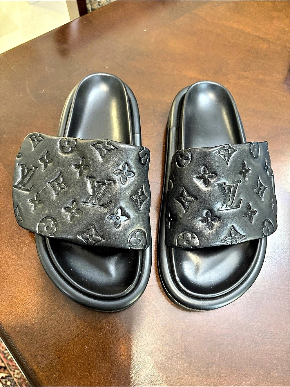 BRAND NEW! Louis Vuitton Pool Pillow Flat Comfort Mule Black Sandals